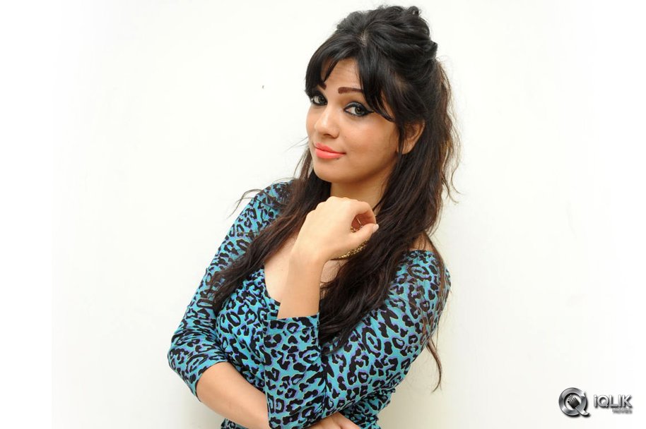 Parinidhi-at-Rowdy-Fellow-Movie-Audio-Launch